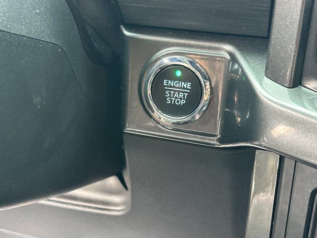2023 Ford F-150 - $43,900