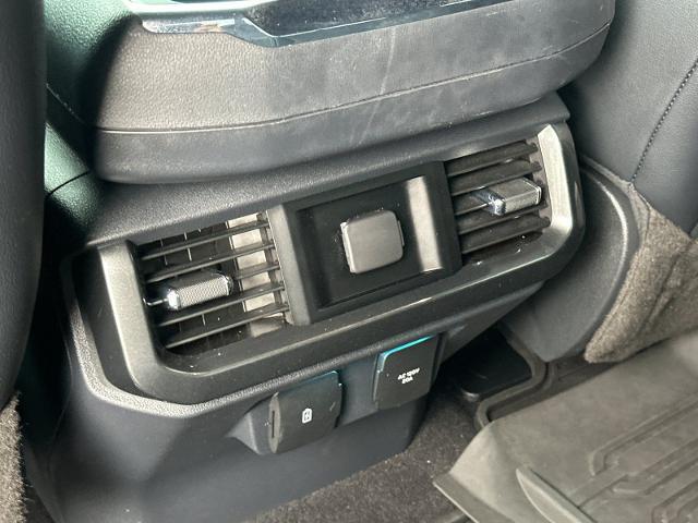 2023 Ford F-150 - $43,900