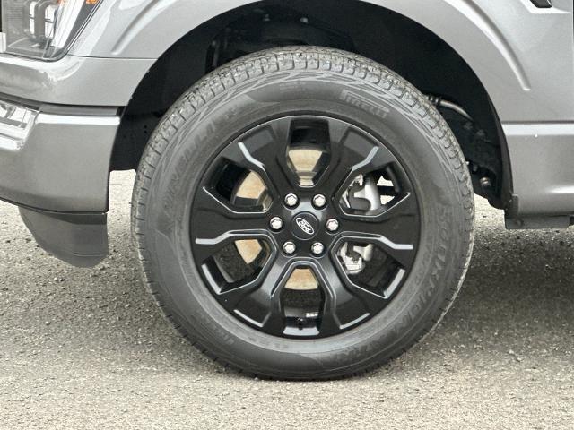 2023 Ford F-150 - $43,900