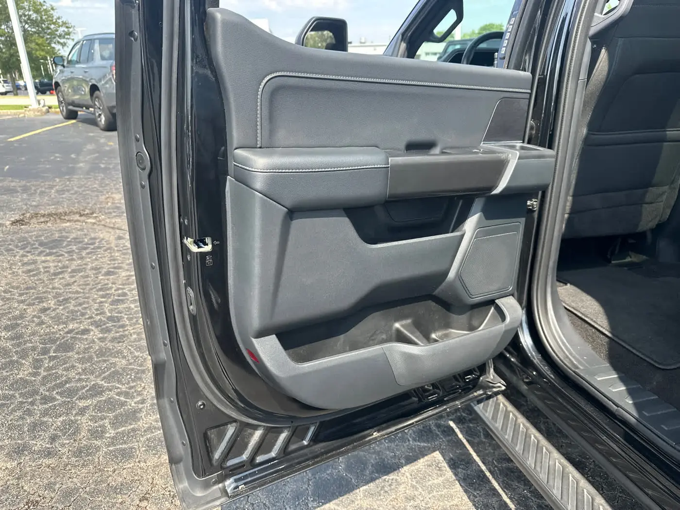2023 Ford F-150 - $39,990