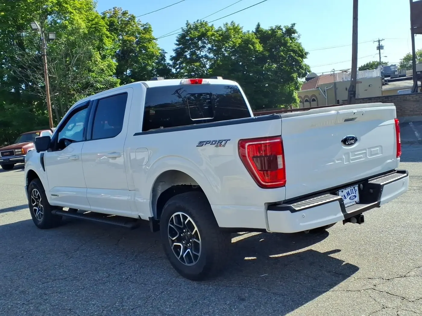 2022 Ford F-150 - $42,545