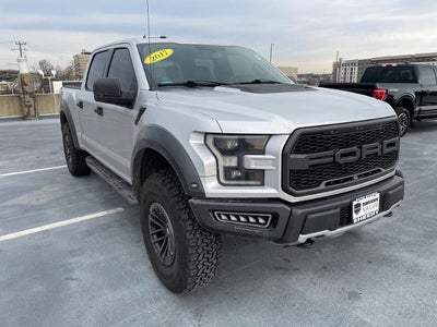 2017 Ford F-150 4X4 Raptor 4DR Supercrew 5.5 FT. SB