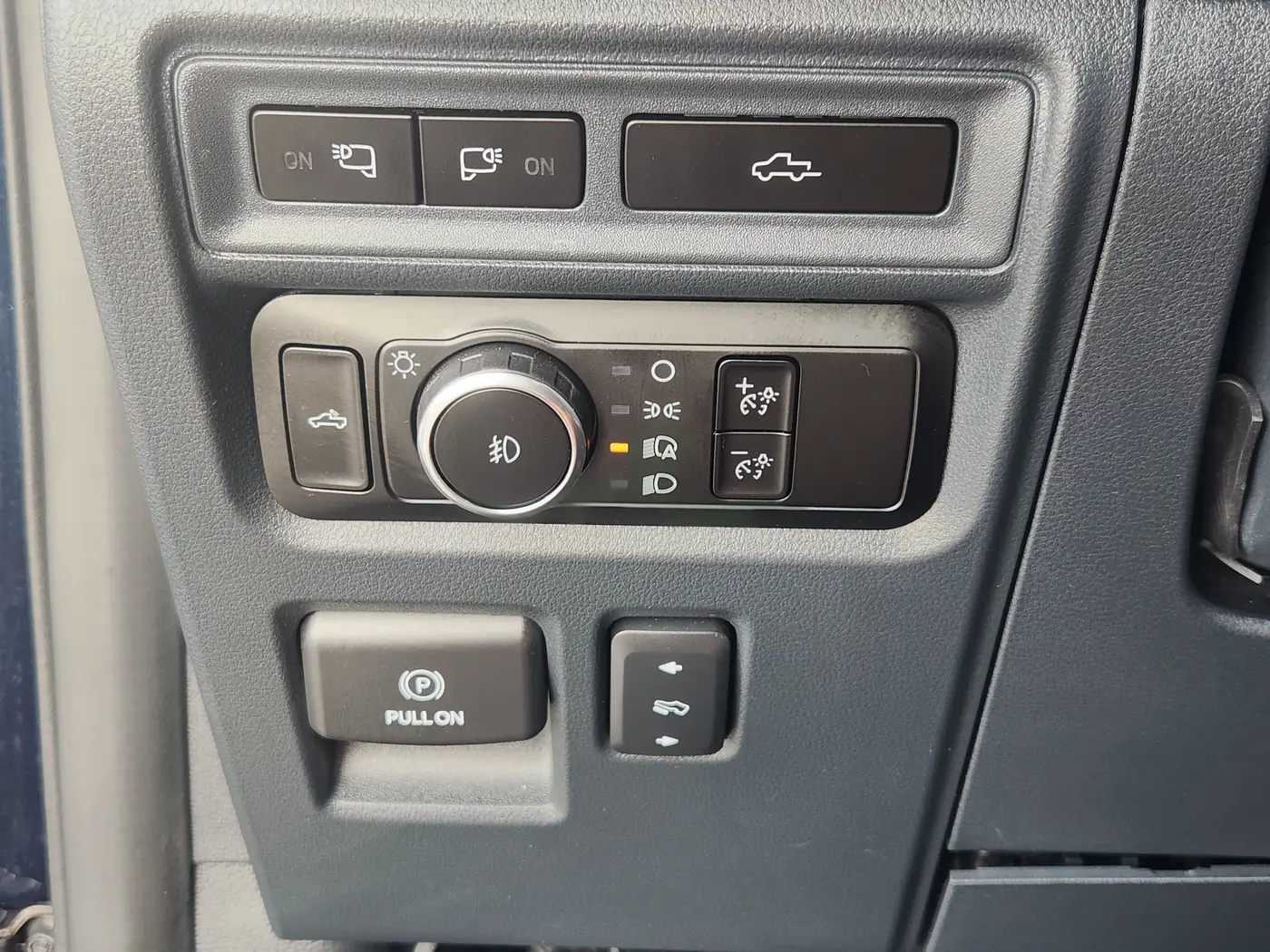 2023 Ford F-150 - $95,927