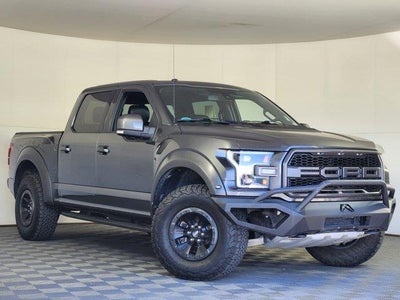 2018 Ford F-150 4X4 Raptor 4DR Supercrew 5.5 FT. SB