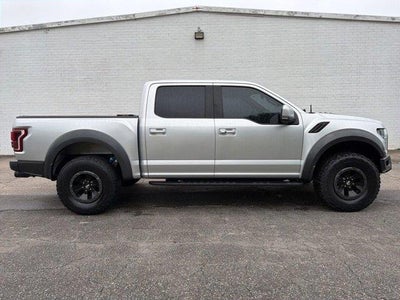 2017 Ford F-150 4X4 Raptor 4DR Supercrew 5.5 FT. SB