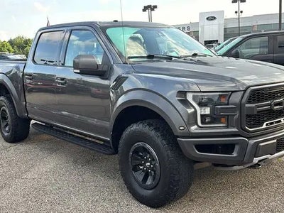 2017 Ford F-150 4X4 Raptor 4DR Supercrew 5.5 FT. SB