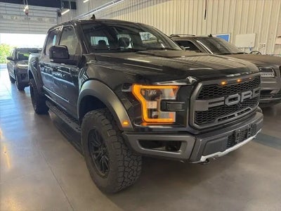 2019 Ford F-150 4X4 Raptor 4DR Supercrew 5.5 FT. SB
