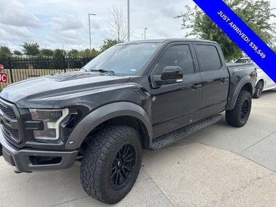2017 Ford F-150 4X4 Raptor 4DR Supercrew 5.5 FT. SB