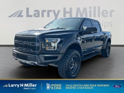 2017 Ford F-150 4X4 Raptor 4DR Supercrew 5.5 FT. SB