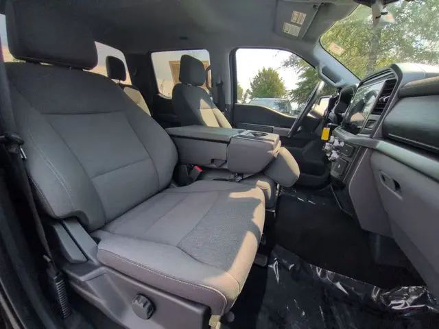 2025 Ford F-150 - $43,995