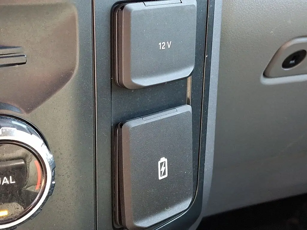 2025 Ford F-150 - $38,200