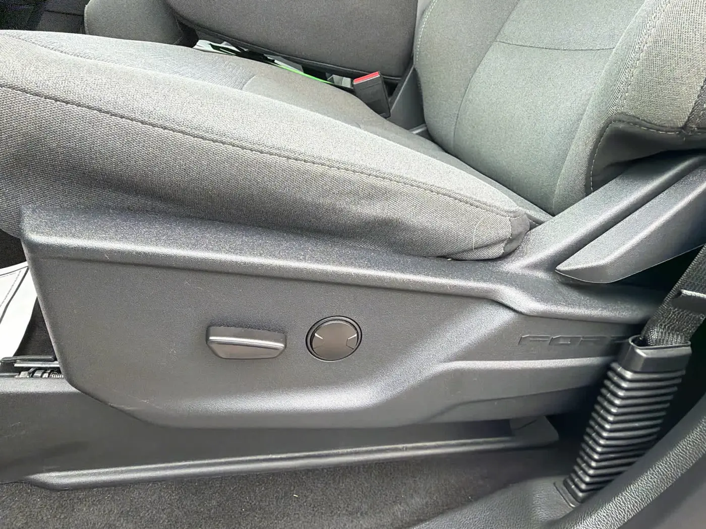 2025 Ford F-150 - $41,300