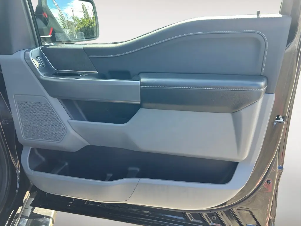 2025 Ford F-150 - $42,000
