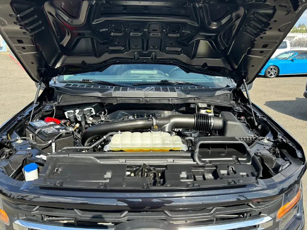2025 Ford F-150 - $42,000