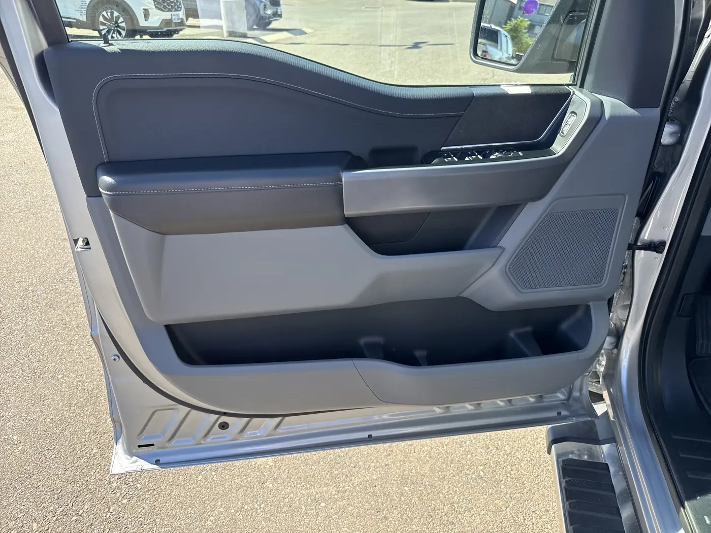 2025 Ford F-150 - $43,998