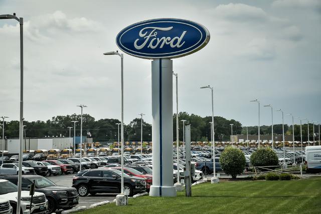 2025 Ford F-150 - $39,490