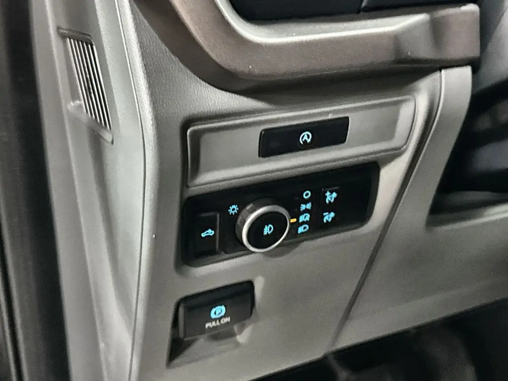 2025 Ford F-150 - $37,895