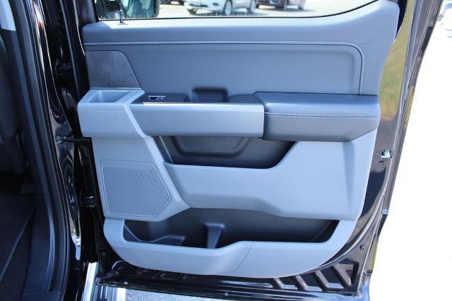 2025 Ford F-150 - $42,900