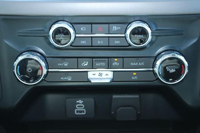 2025 Ford F-150 - $42,900