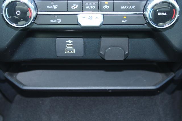 2025 Ford F-150 - $42,900