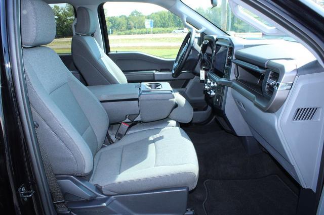 2025 Ford F-150 - $42,900
