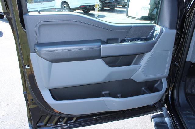 2025 Ford F-150 - $42,900