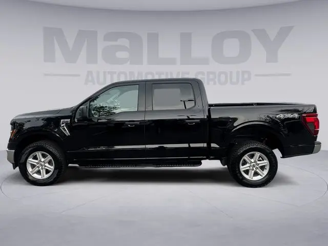 2025 Ford F-150 - $42,900