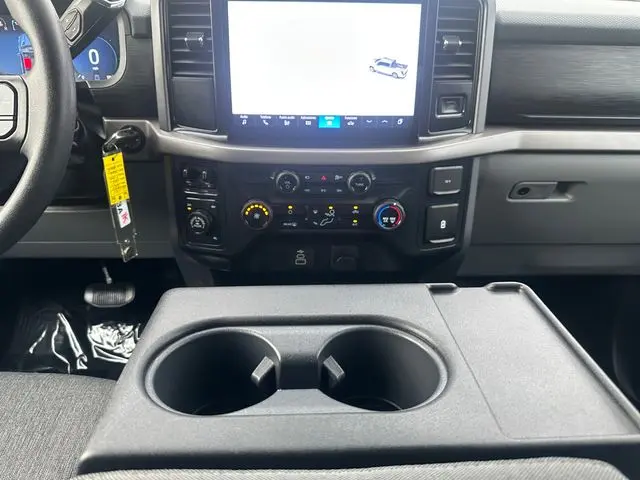 2025 Ford F-150 - $42,900