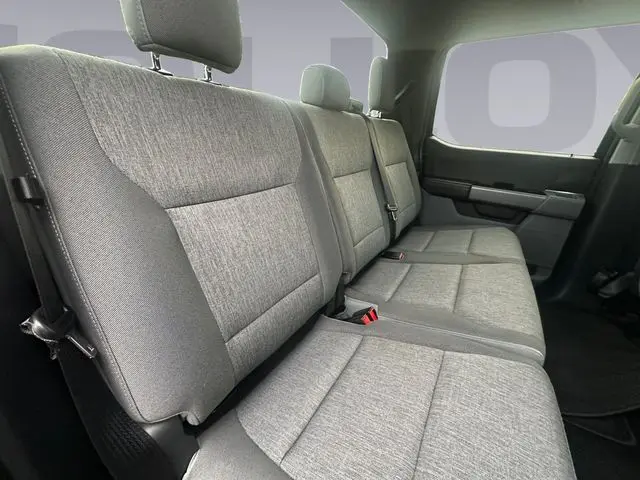 2025 Ford F-150 - $42,900
