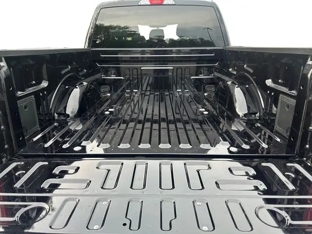 2025 Ford F-150 - $42,900