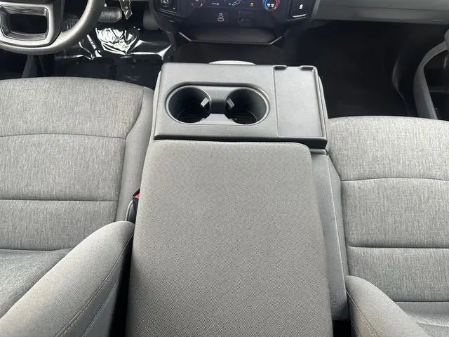 2025 Ford F-150 - $42,900
