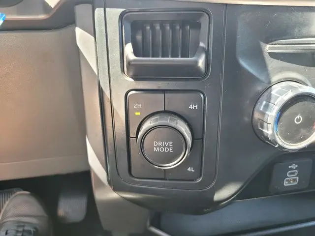 2025 Ford F-150 - $48,949