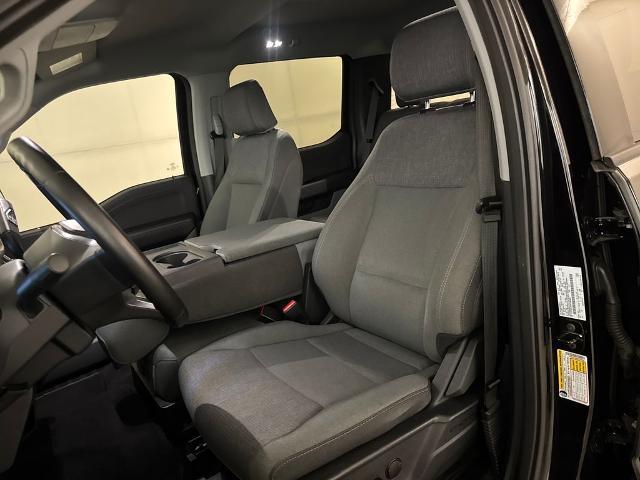 2025 Ford F-150 - $40,900