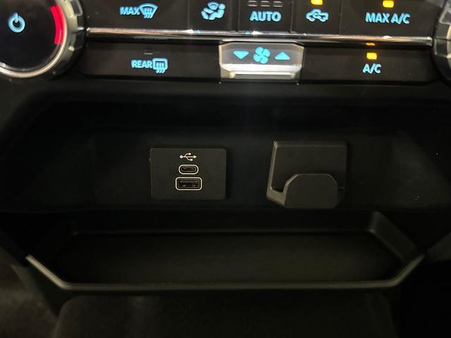 2025 Ford F-150 - $40,900