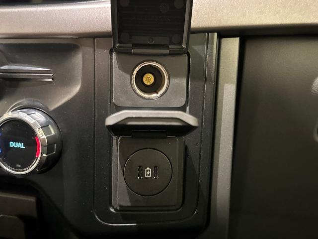 2025 Ford F-150 - $40,900
