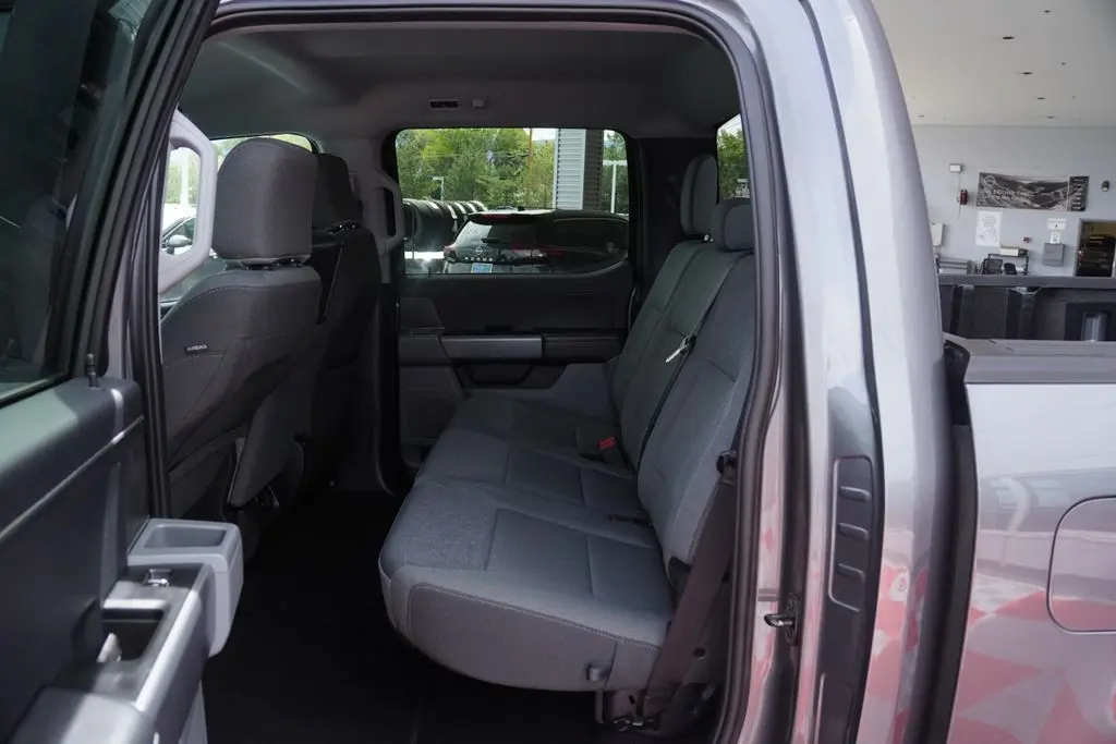 2025 Ford F-150 - $40,988