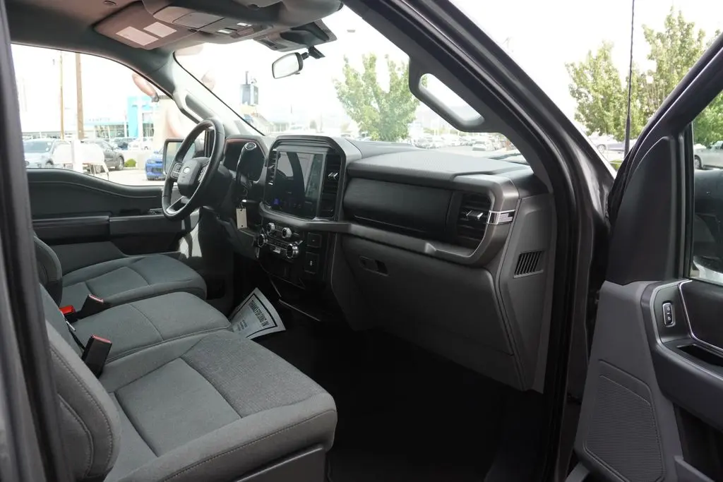 2025 Ford F-150 - $40,988