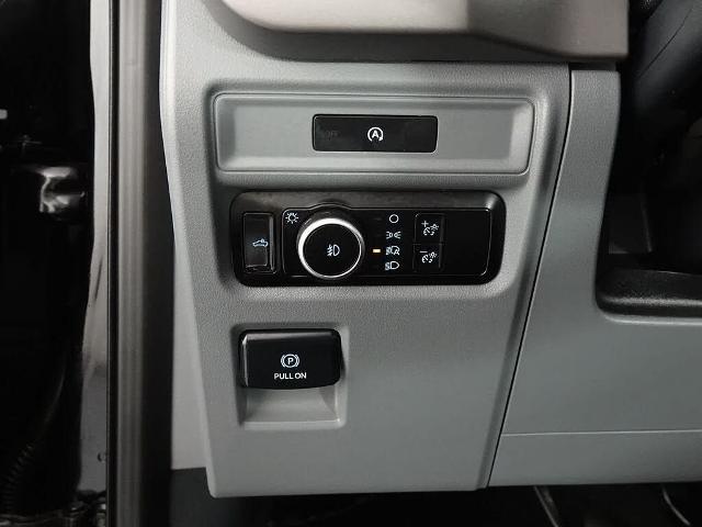 2025 Ford F-150 - $41,995