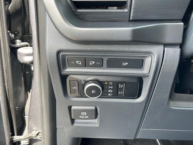 2024 Ford F-150 - $43,900