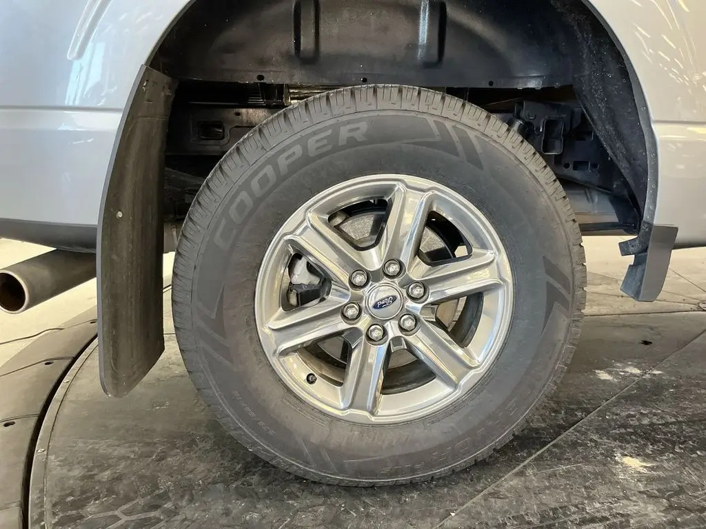 2025 Ford F-150 - $40,800