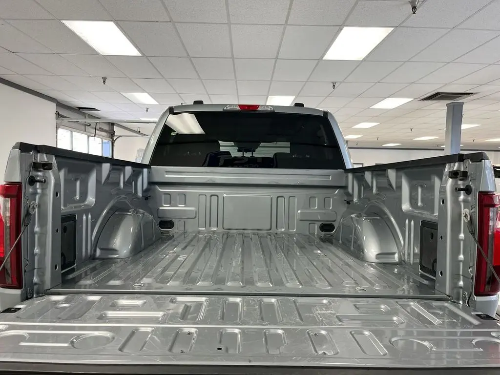 2025 Ford F-150 - $40,800