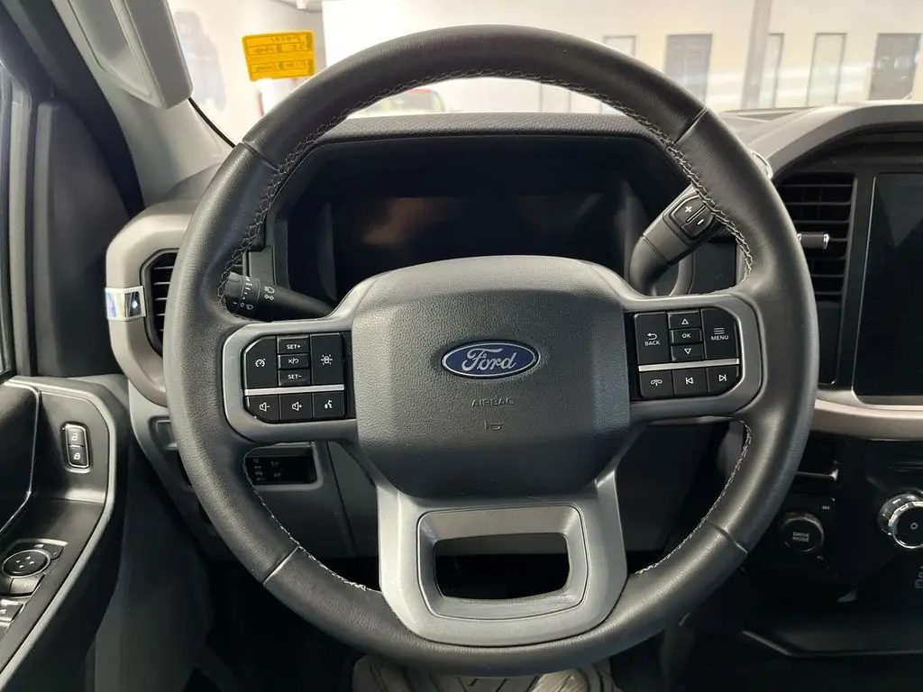 2025 Ford F-150 - $40,800