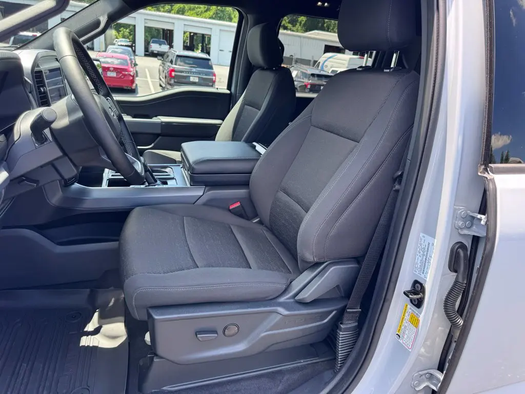 2025 Ford F-150 - $44,000
