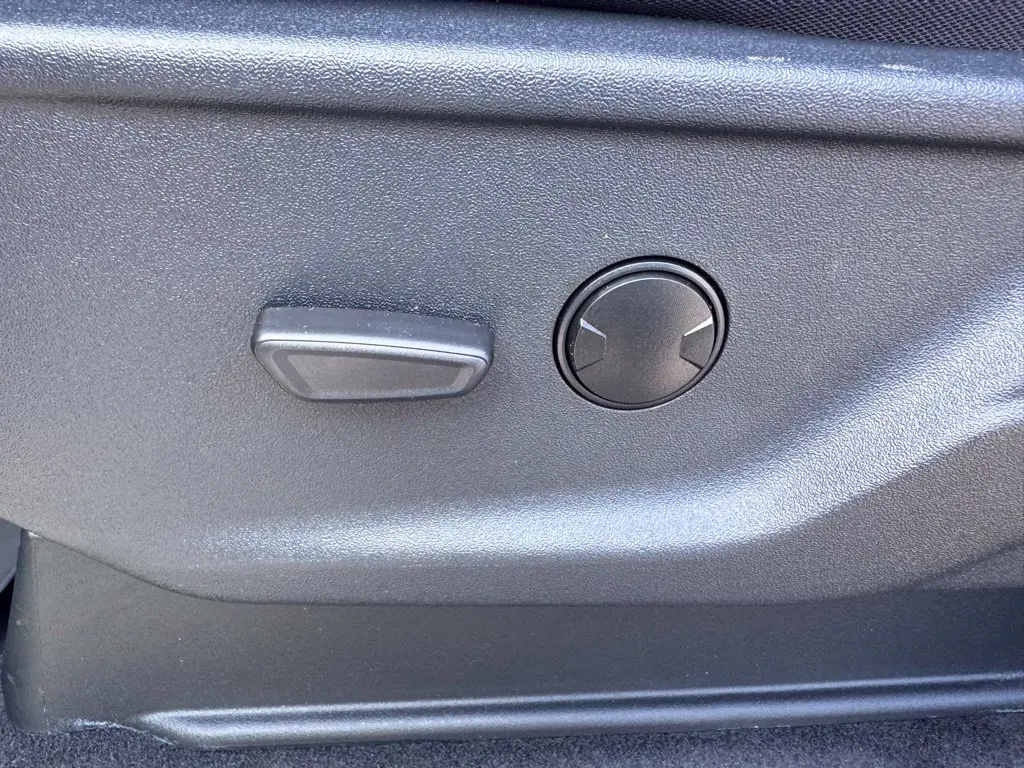 2025 Ford F-150 - $44,000