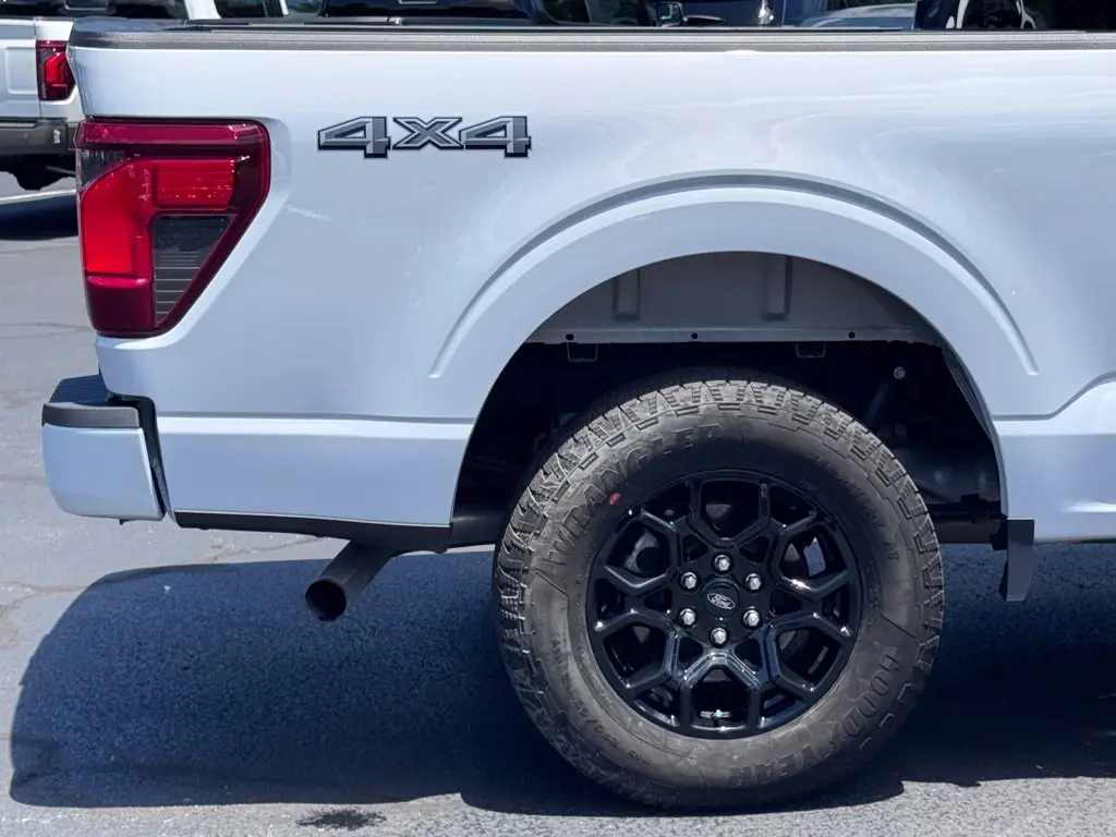 2025 Ford F-150 - $44,000