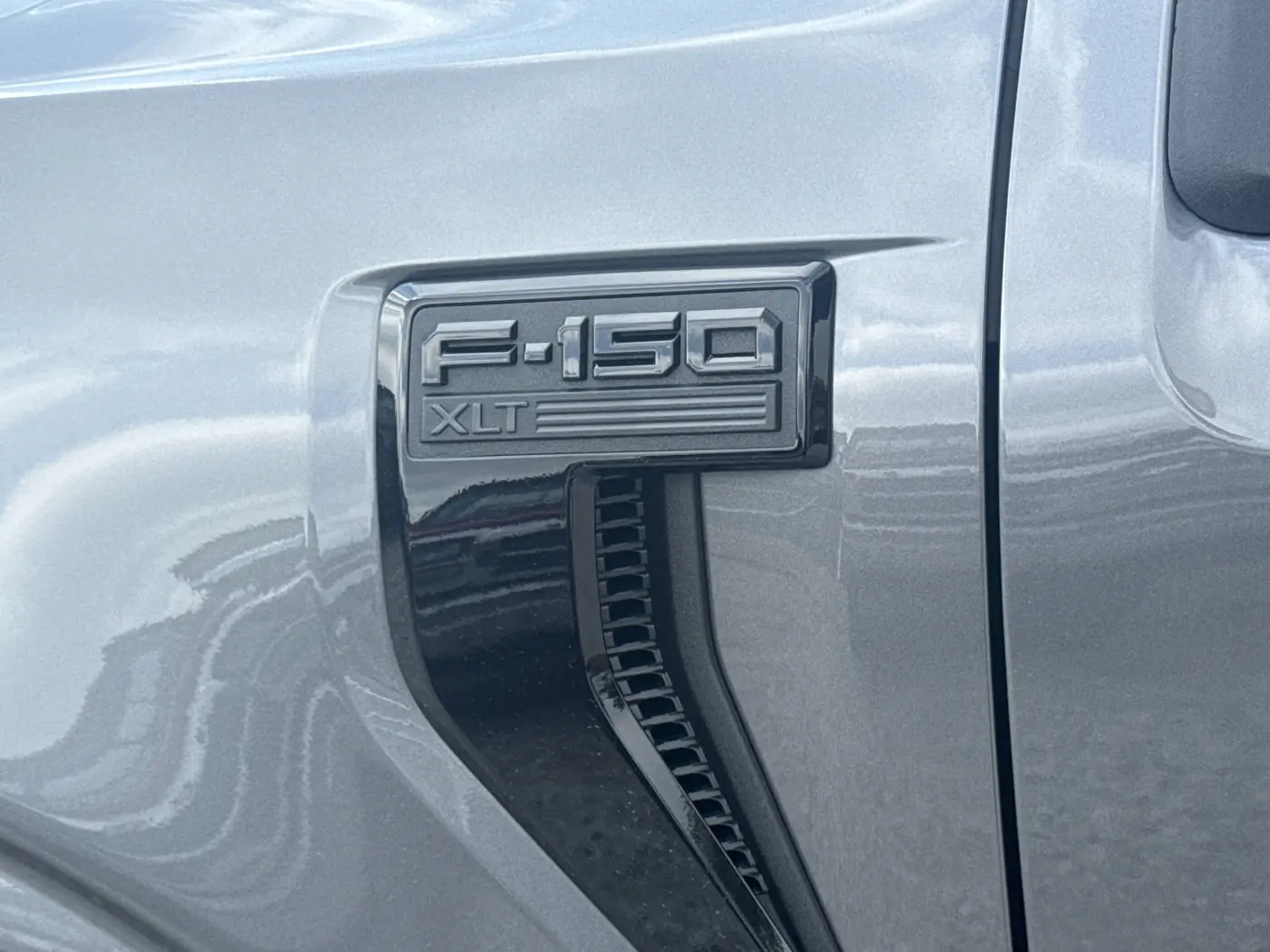 2025 Ford F-150 - $45,000