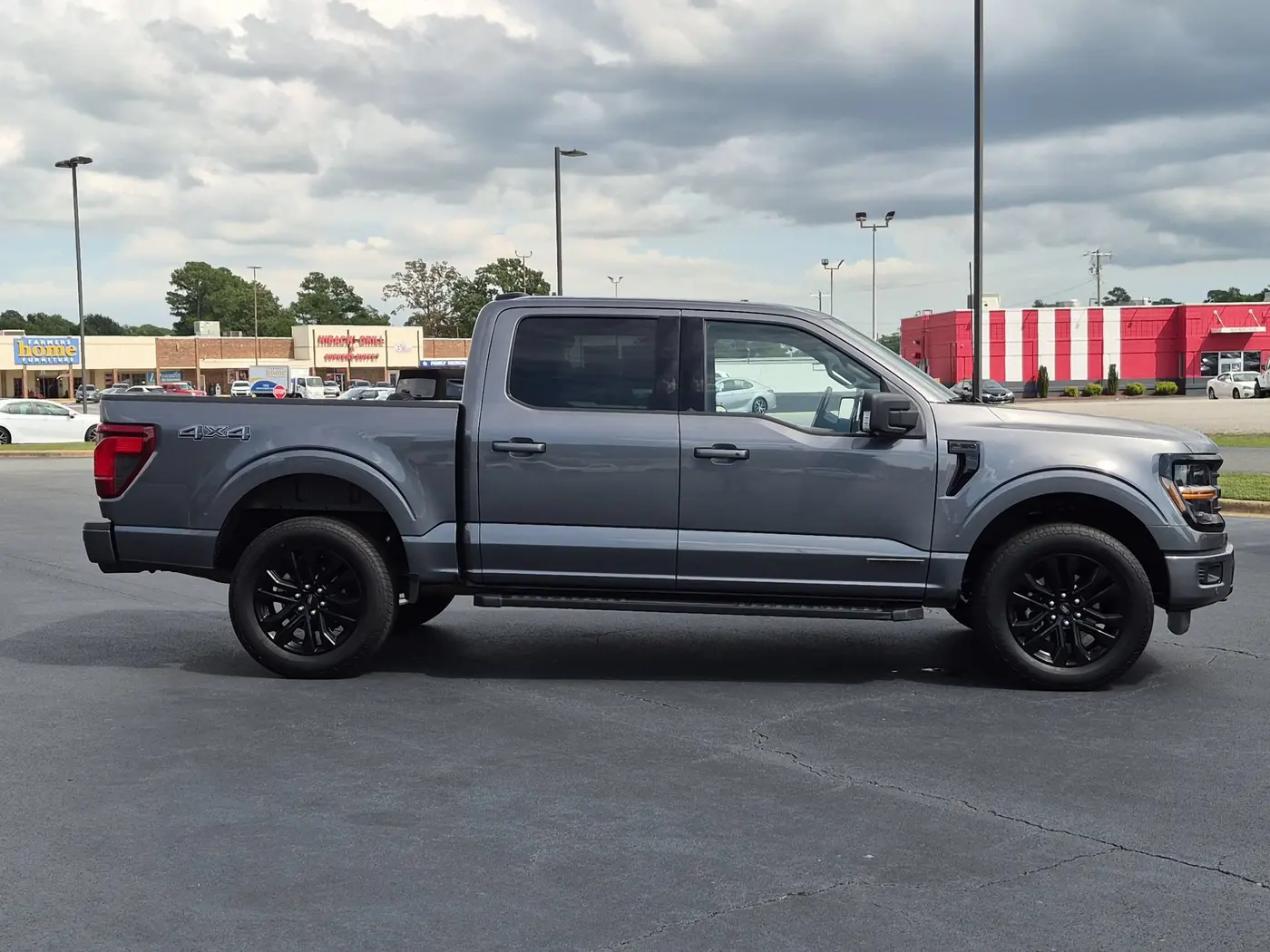 2024 Ford F-150 - $42,995