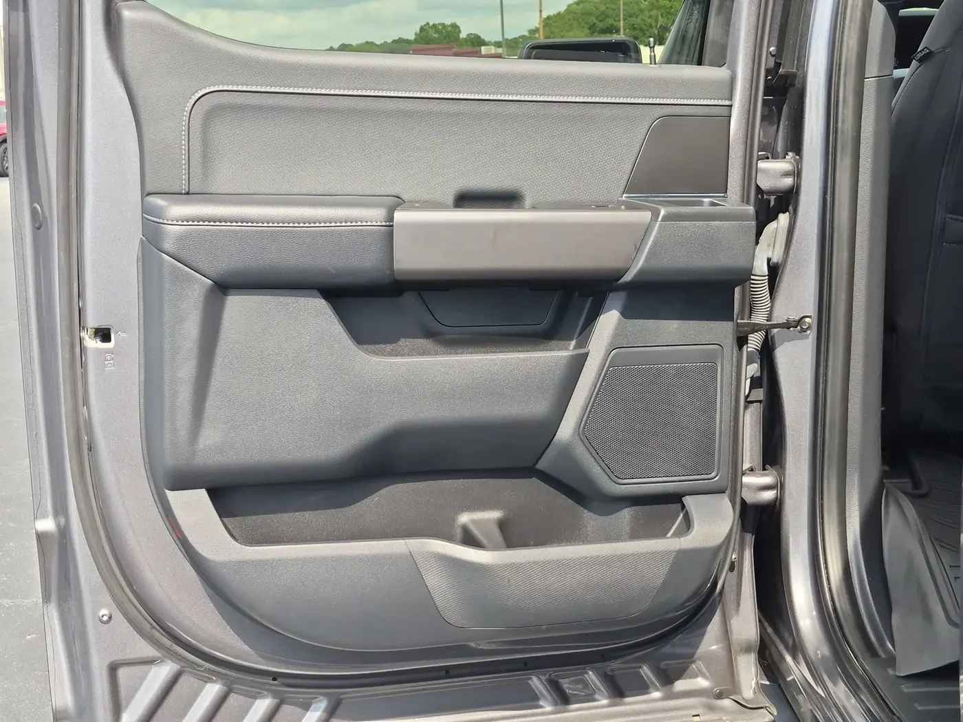 2024 Ford F-150 - $42,995