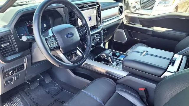 2025 Ford F-150 Platinum