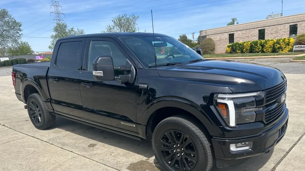 2025 Ford F-150 Platinum